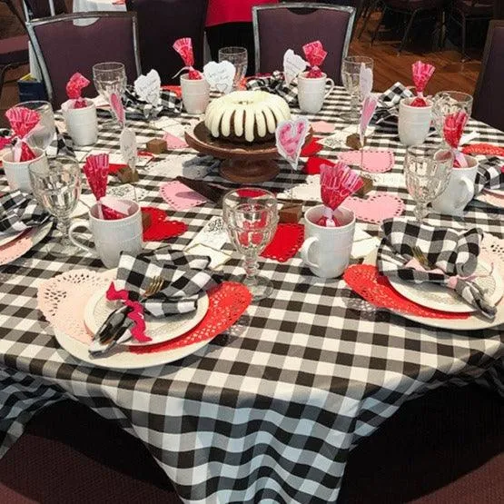 Checkered Outdoor Tablecloth With Umbrella Hole