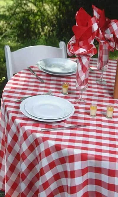 Checkered Outdoor Tablecloth With Umbrella Hole