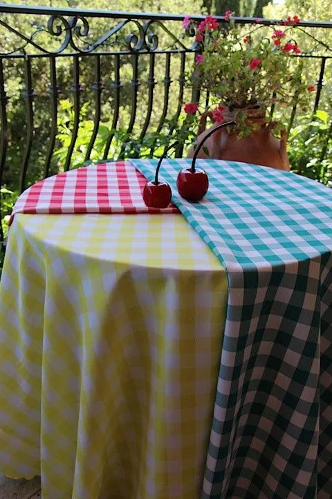 Checkered Outdoor Tablecloth With Umbrella Hole