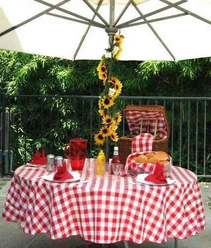 Checkered Outdoor Tablecloth With Umbrella Hole