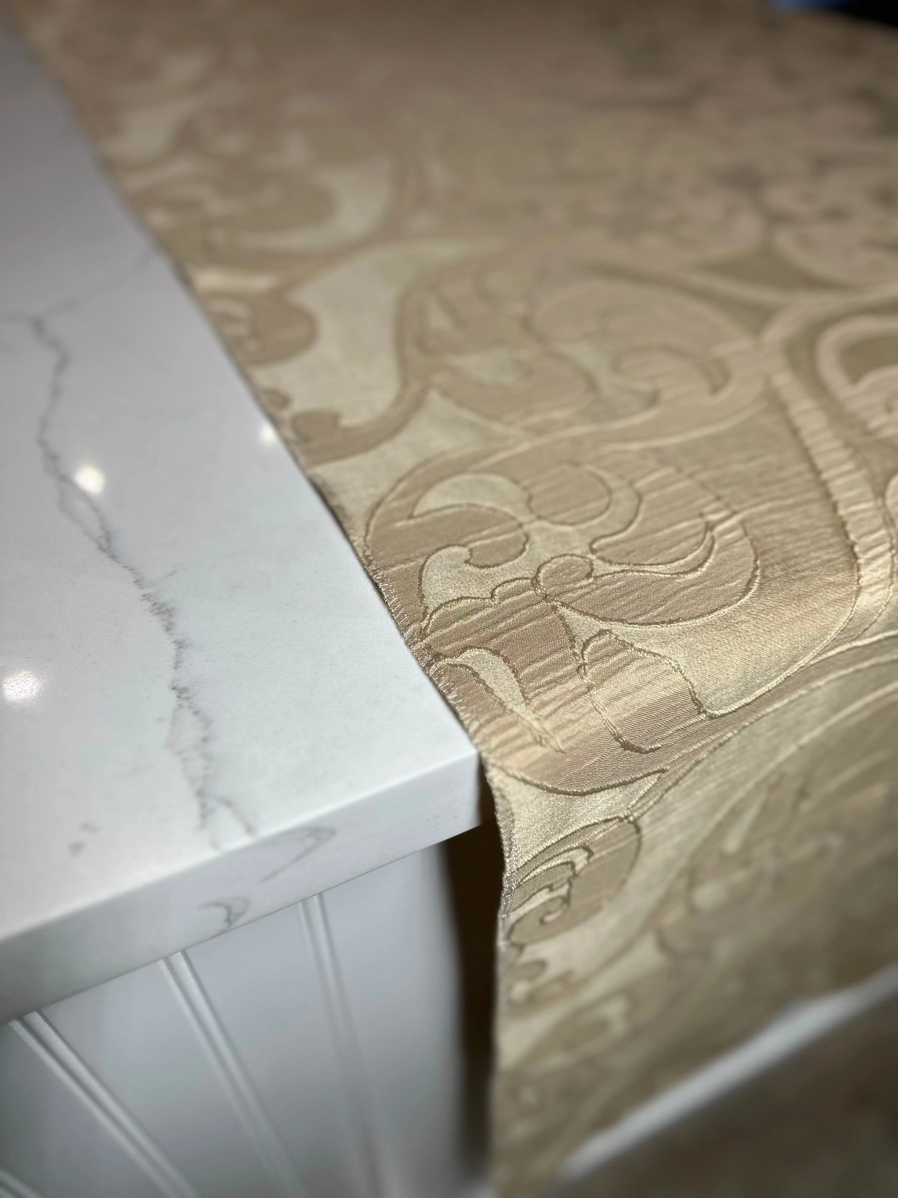 Classic Jacquard Table Linen in Champagne