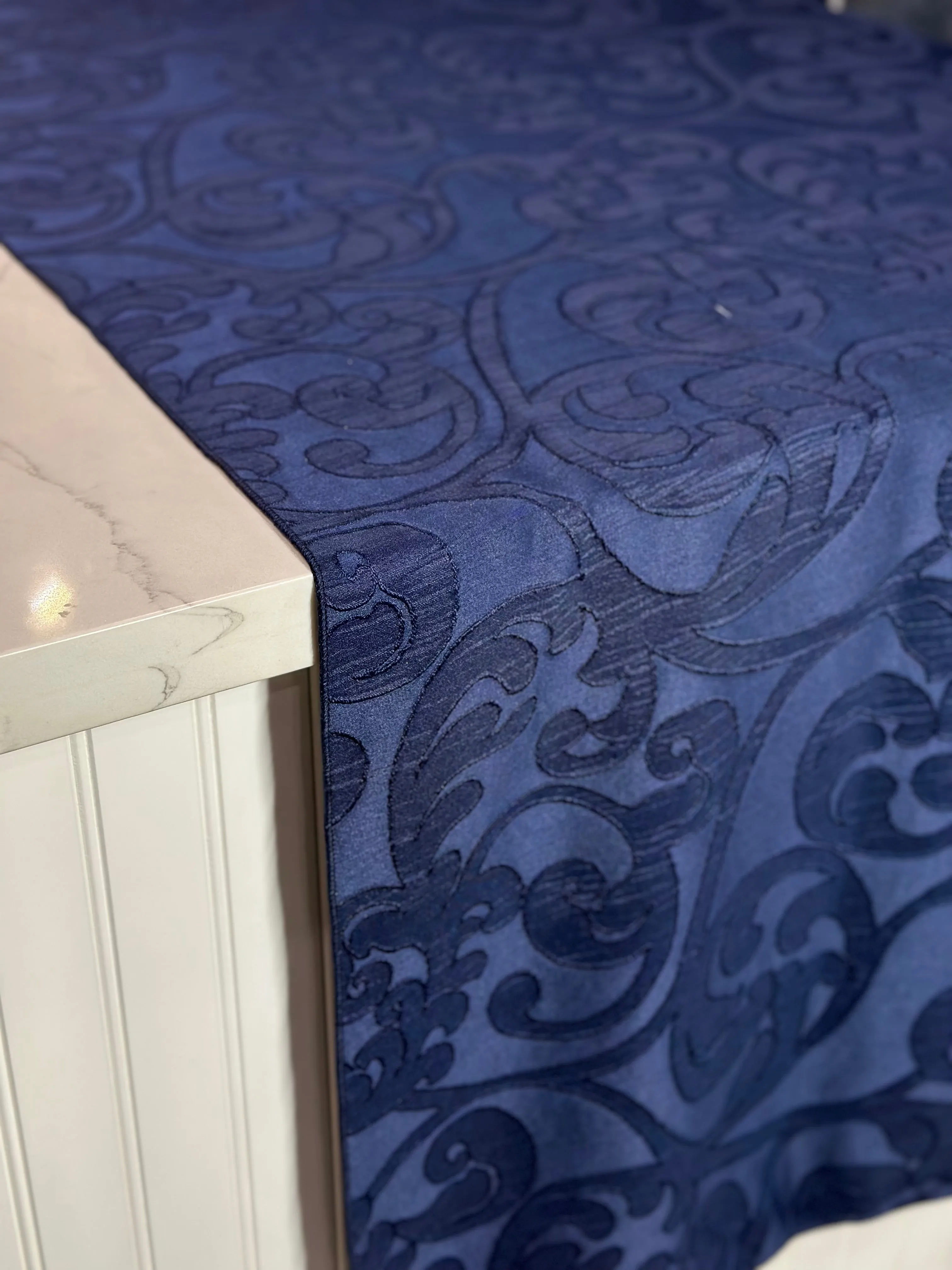 Classic Jacquard Table Linen in Navy