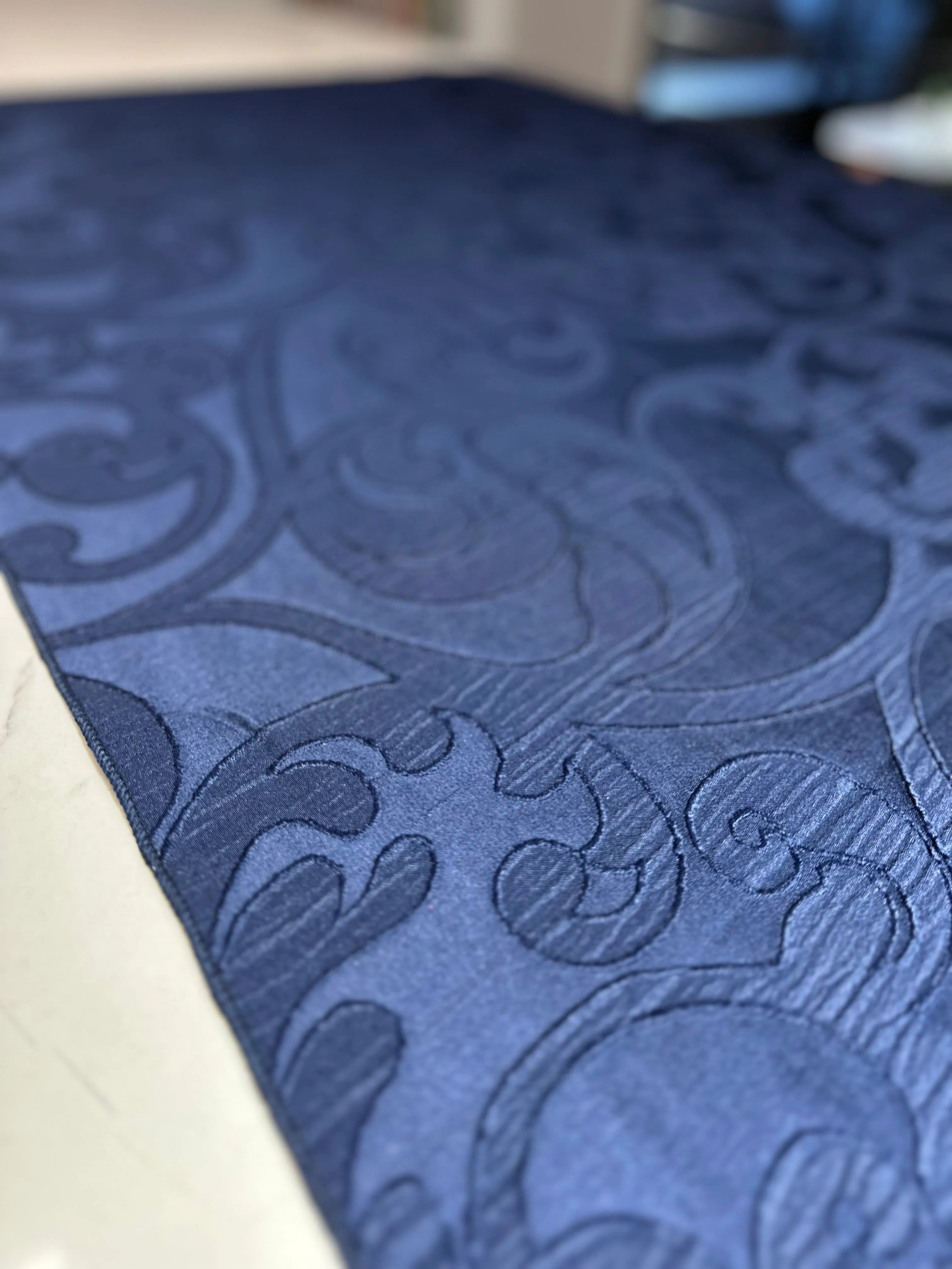 Classic Jacquard Table Linen in Navy