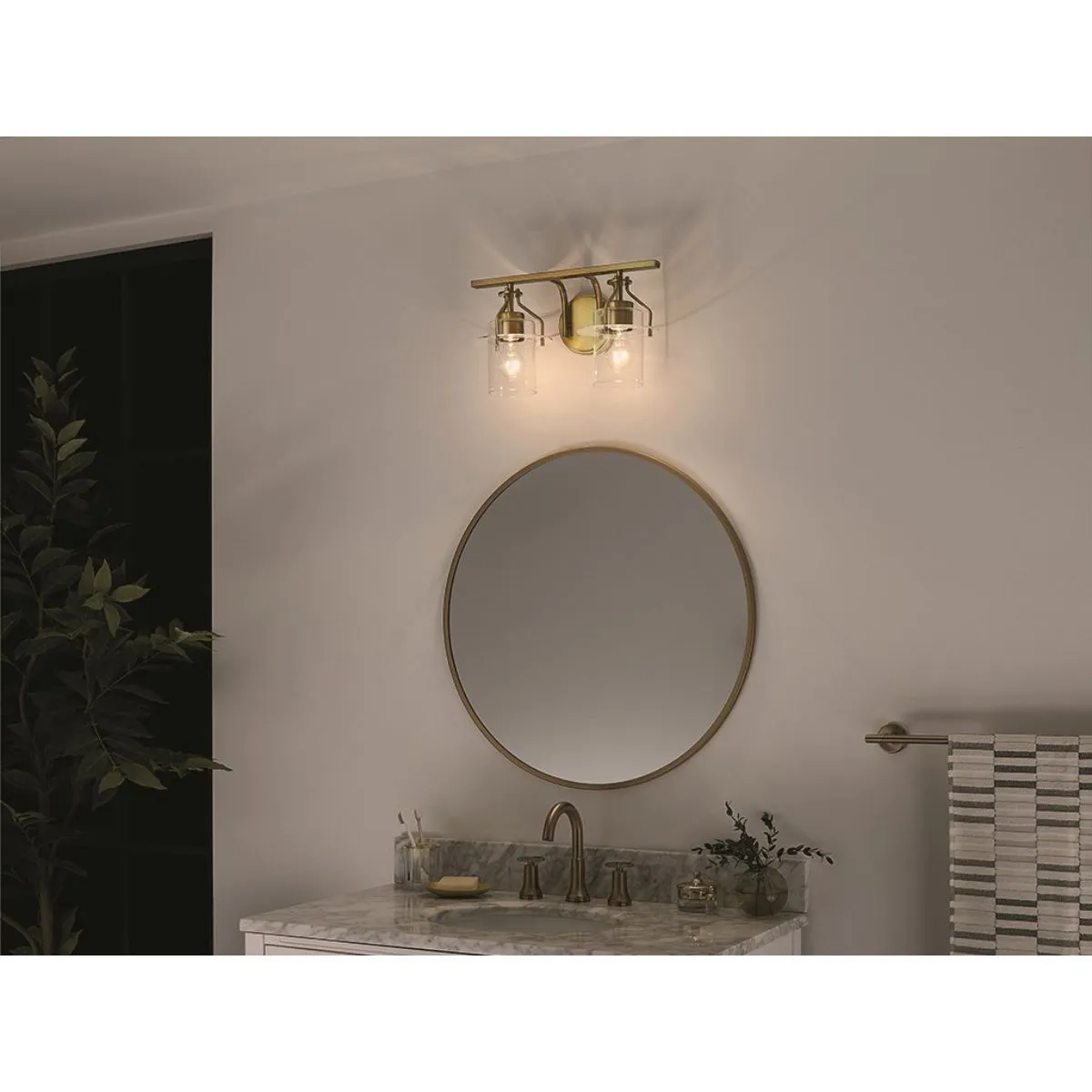 Everett 16 in. 2 Lights Vanity Light Brushed Brass finish