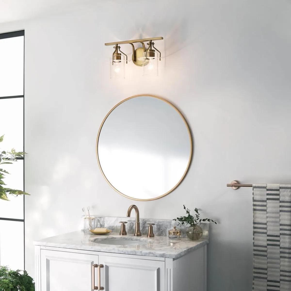Everett 16 in. 2 Lights Vanity Light Brushed Brass finish