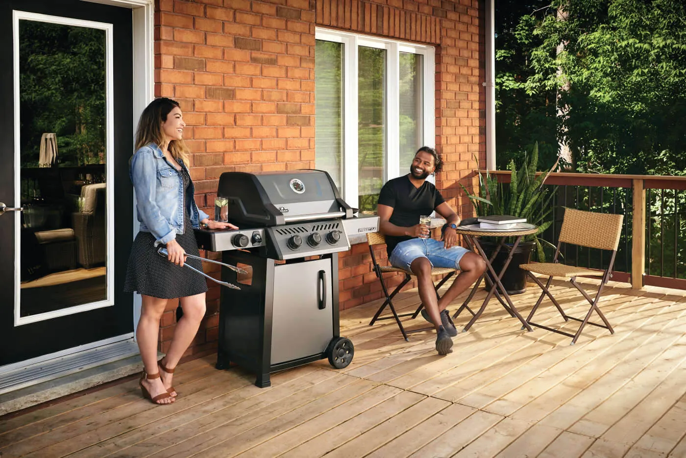 Freestyle 365 SB

with Range Side Burner By Napoleon