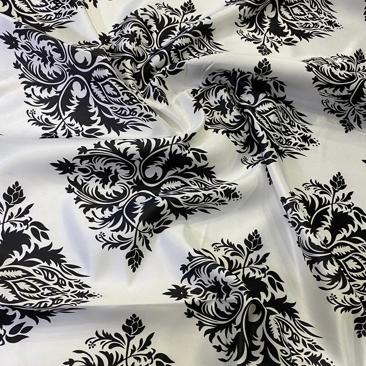 Lamour Prints Table Linen in Classic Damask