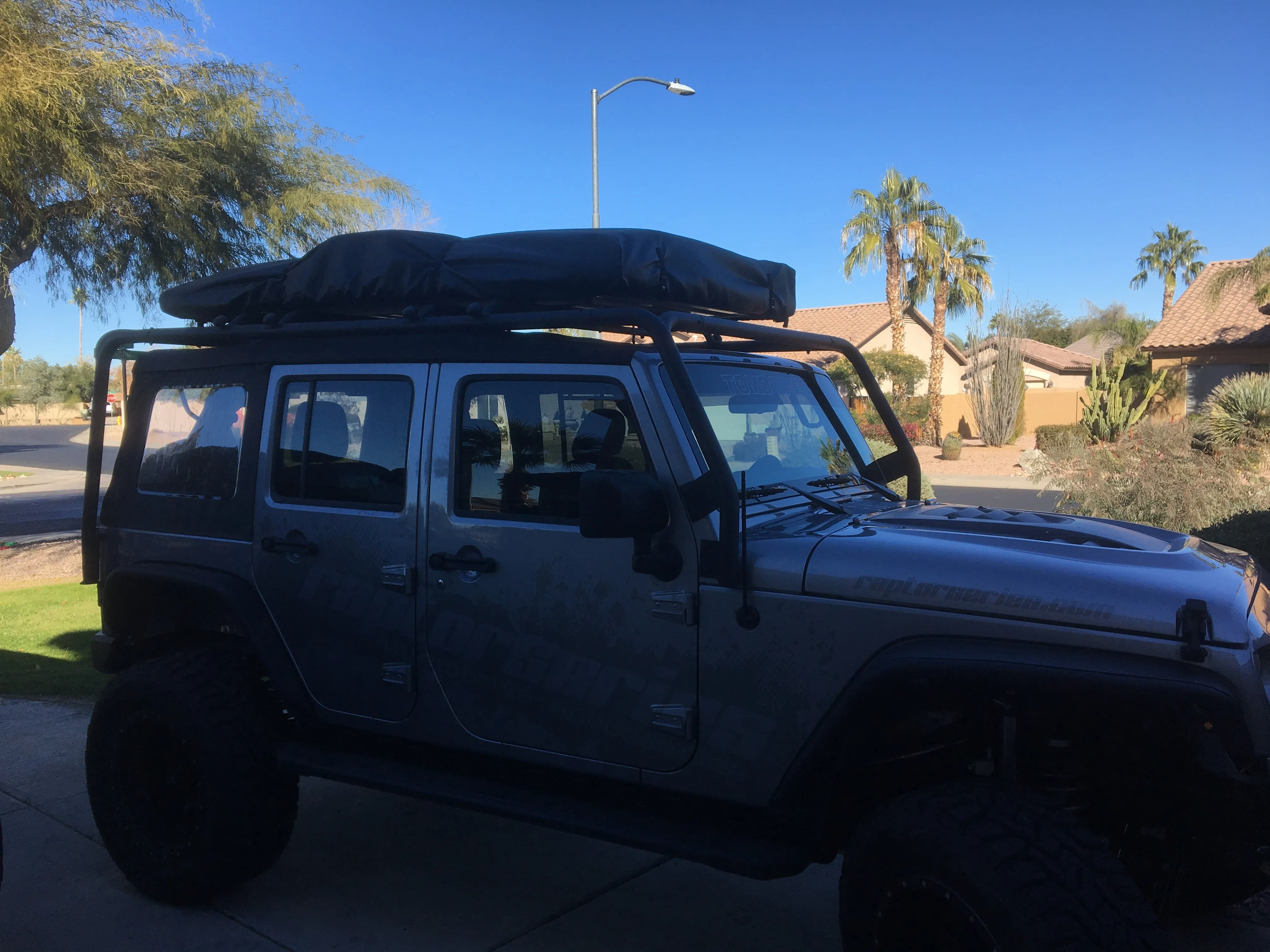Raptor Series Voyager Rooftop Tent w/ Ladder