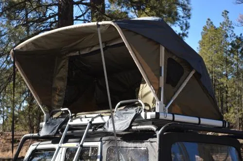 Raptor Series Voyager Rooftop Tent w/ Ladder