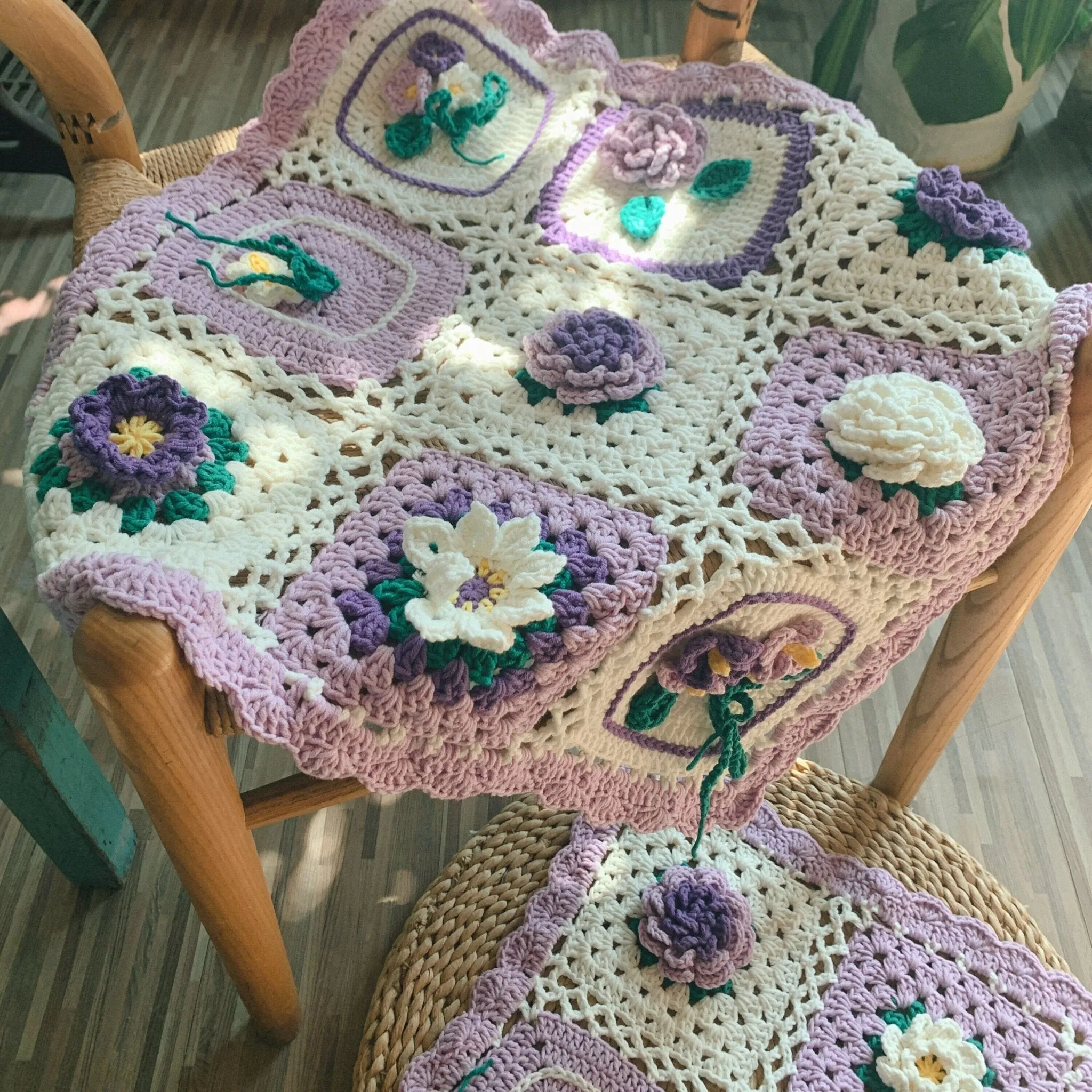 Retro Wisteria Gardenia Crochet Blanket